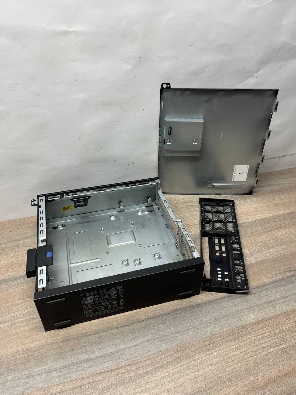 Корпус Dell OptiPlex 7010 Small Form Factor (SFF) 0X8WW2 б/в 5 Корпус Dell OptiPlex 7010 Small Form Factor (SFF) б/в