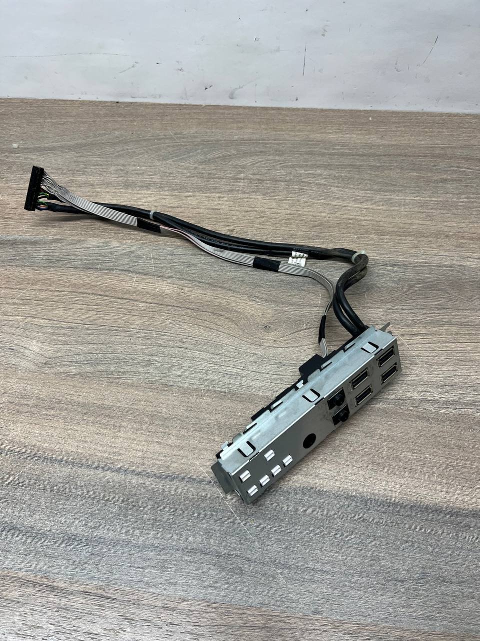 Оригінальний USB-модуль (Front USB Panel / I/O Board) Dell OptiPlex 990 SFF – 087G1H б/у 3 Оригінальний USB-модуль (Front USB Panel / I/O Board) Dell OptiPlex 990 SFF – 087G1H б/у