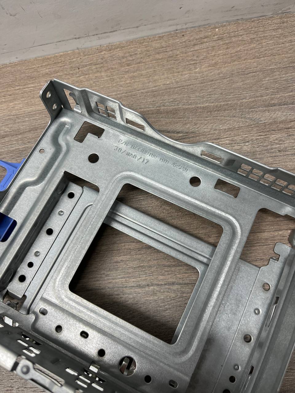 Кошик для жорсткого диска (HDD bracket, рамка) Dell OptiPlex 7040 SFF 4 Кошик для жорсткого диска (HDD bracket, рамка) Dell OptiPlex 7040 SFF