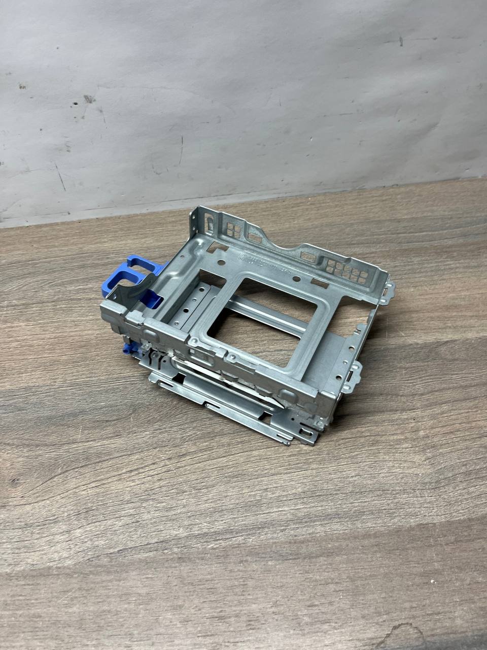 Кошик для жорсткого диска (HDD bracket, рамка) Dell OptiPlex 7040 SFF 5 Кошик для жорсткого диска (HDD bracket, рамка) Dell OptiPlex 7040 SFF