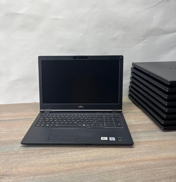 Ноутбук Fujitsu LifeBook E5510 15.6" (i5-10210U/8gb/128SSD) б/в